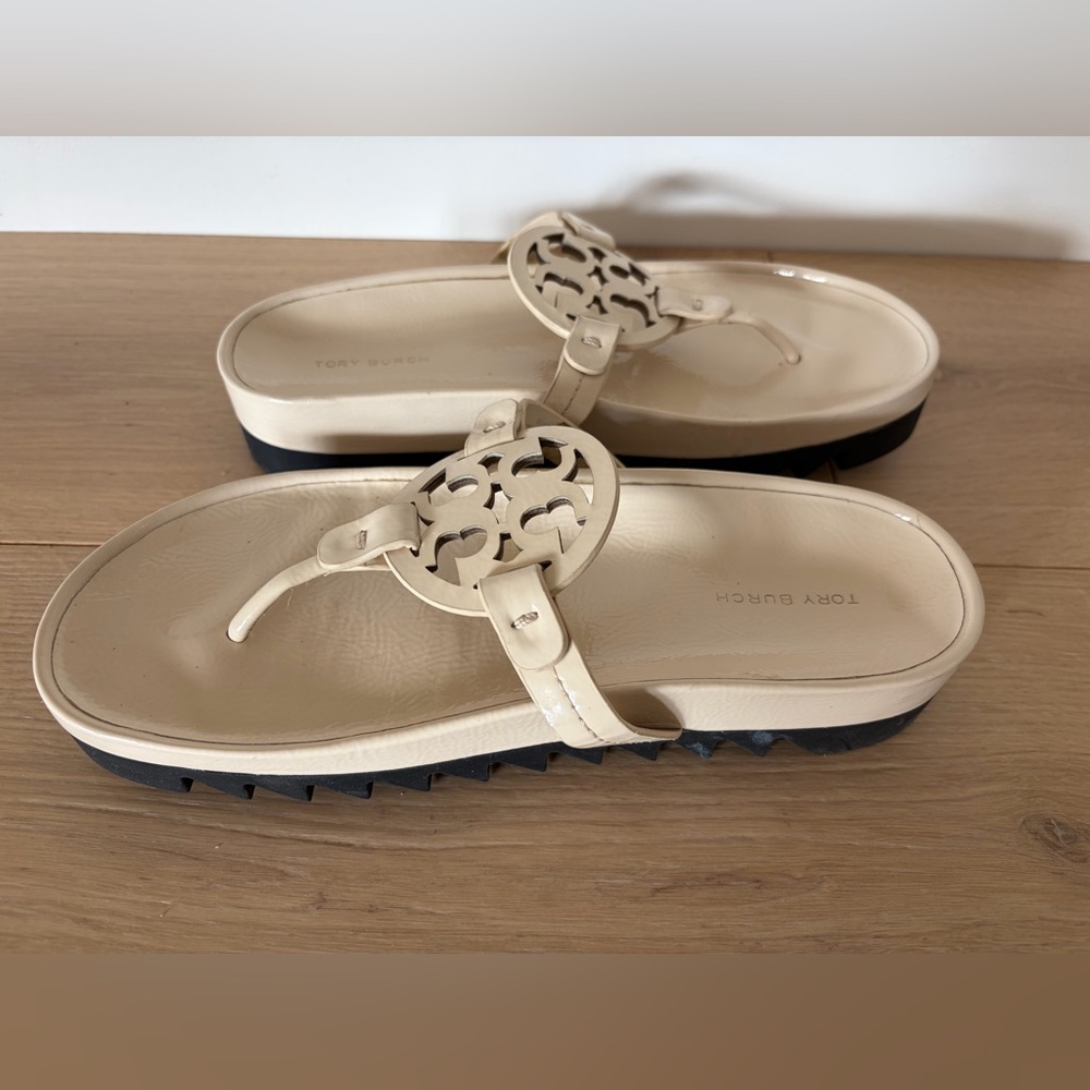 Tory Burch Miller Cloud Lug Soft Leather Ivory Black Sandals | US Women's 8.5 - Picture 2 of 6